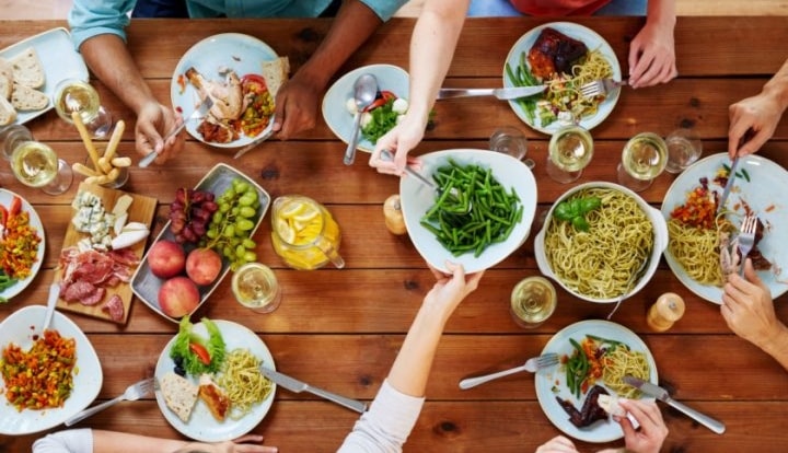 Your Daughter Is Allowing Social Media Lead Her Into These 20 Food Bad Habits