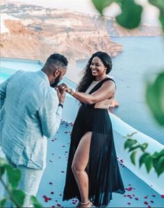 Man proposes to lover in a Romantic way