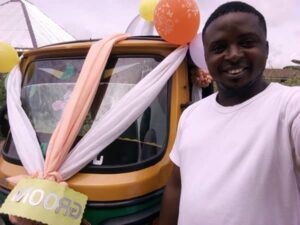 Bride, groom arrive wedding venue in 'Keke Napep' -dailyfamily.ng