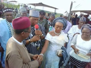 Tor Tiv of Benue State collects N1000 dowry over his medical doctor daughter.dailyfamily.ng