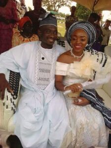 Tor Tiv of Benue State collects N1000 dowry over his medical doctor daughter.dailyfamily.ng