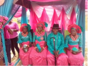 Amazing! Elderly man marries 3 wives on the same day in Delta state.dailyfamily.ng