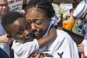 Nigerian woman in US Navy reunites with her son after seven months on sea.dailyfamily.ng