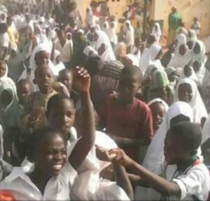 Primary school pupils in Kaduna protest against plan to sack 21,000 Teachers.dailyfamily.ng