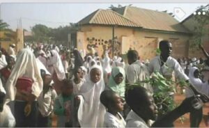 Primary school pupils in Kaduna protest against plan to sack 21,000 Teachers.dailyfamily.ng