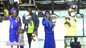 After 20 years of barrenness, woman gives birth to 5 children in two years.dailyfamily.ng