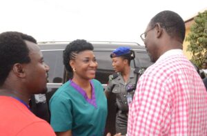 Cross River First Lady Performs Surgeries with Other Doctors (Photos).dailyfamily.ng