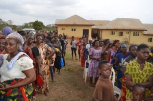 Cross River First Lady Performs Surgeries with Other Doctors (Photos).dailyfamily.ng