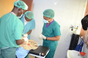 Cross River First Lady Performs Surgeries with Other Doctors (Photos).dailyfamily.ng