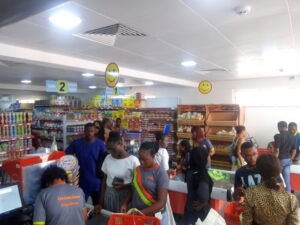 Customers Receive Freebies as MallMart begins Sales.dailyfamily.ng