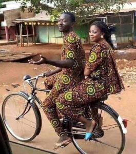 Amazing! Couple Shares Bicycle Love (Photo).dailyfamily.ng