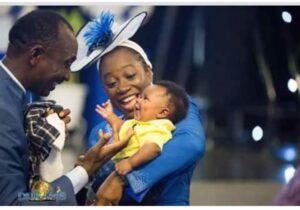 Couple Welcomes Their First Child After 22 Years Marriage.dailyfamily.ng