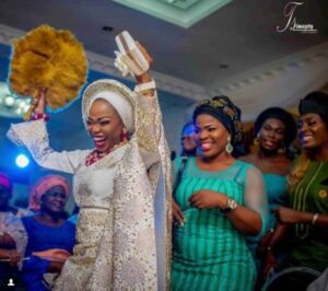 Lovers Wed After 14 years Relationship (Photos).dailyfamily.ng