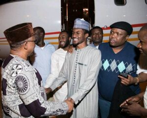President Buhari Meets His Son After Overseas Treatment (Photos).dailyfamily.ng