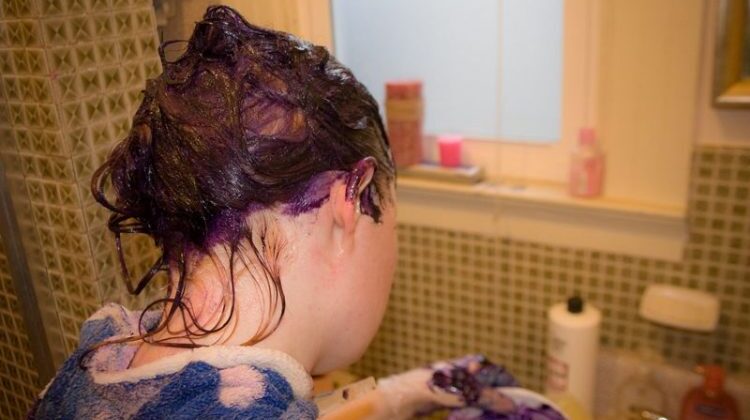 Woman Who Dyes Her Hair Every Month suffers Liver Damage
