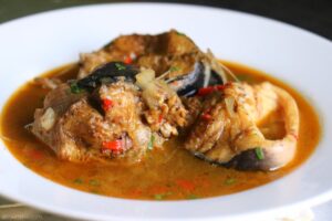 #FamilyKitchen Easy Way to Prepare Cat Fish Pepper Soup (Point and Kill).dailyfamily.ng