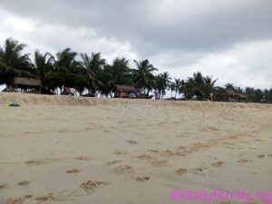 Foreigners Enjoy Their Holiday at Eleko Beach Lagos 5.dailyfamily.ng