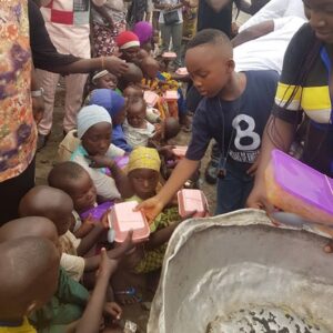 Mercy Aigbe Shows Off Cooking Skills with Her Son4.dailyfamily.ng