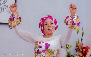 Gospel Artist, Tope Alabi Celebrated By Many On Her Birthday Today3.dailyfamily.ng